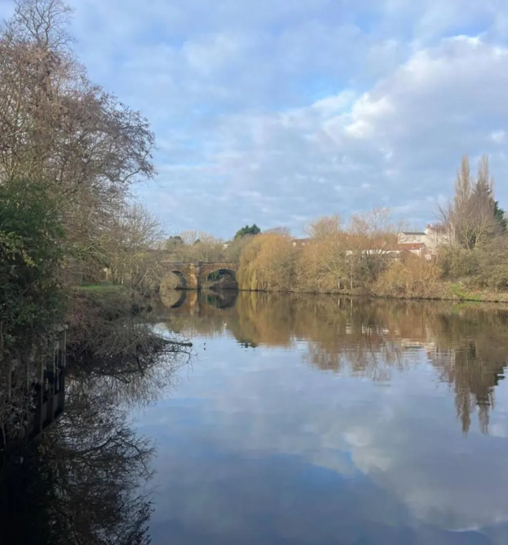 Silver Cottage Sits Amidst Yarms Cobbles And River It Is Steps From The Restaurants Pubs Shops And Coffee Houses And Has A Kingsize Bed Holiday home Yarm