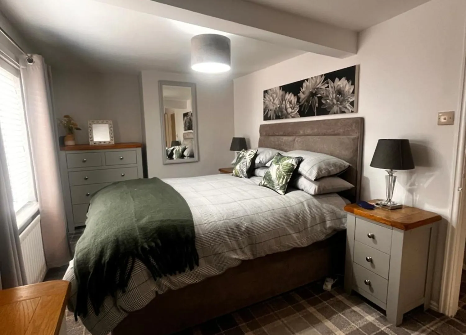 Holiday home Silver Cottage Sits Amidst Yarms Cobbles And River It Is Steps From The Restaurants Pubs Shops And Coffee Houses And Has A Kingsize Bed United Kingdom